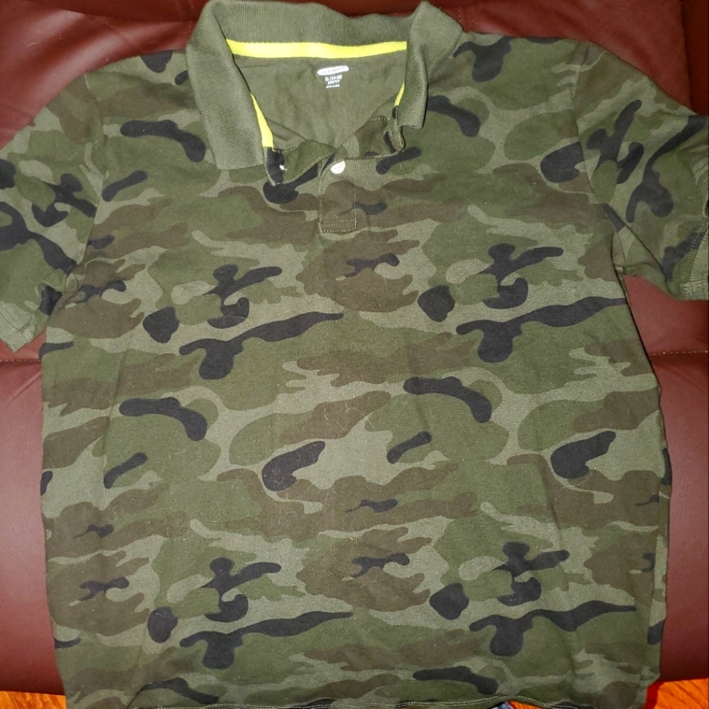 Boys Old Navy polo shirt